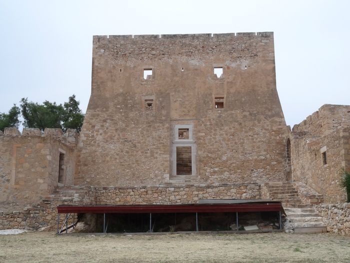 Borgen Kazárma i Sitía, som blev bygget af venetianerne som et værn mod den tyrkiske pirat Barbarossa i 1500-tallet.